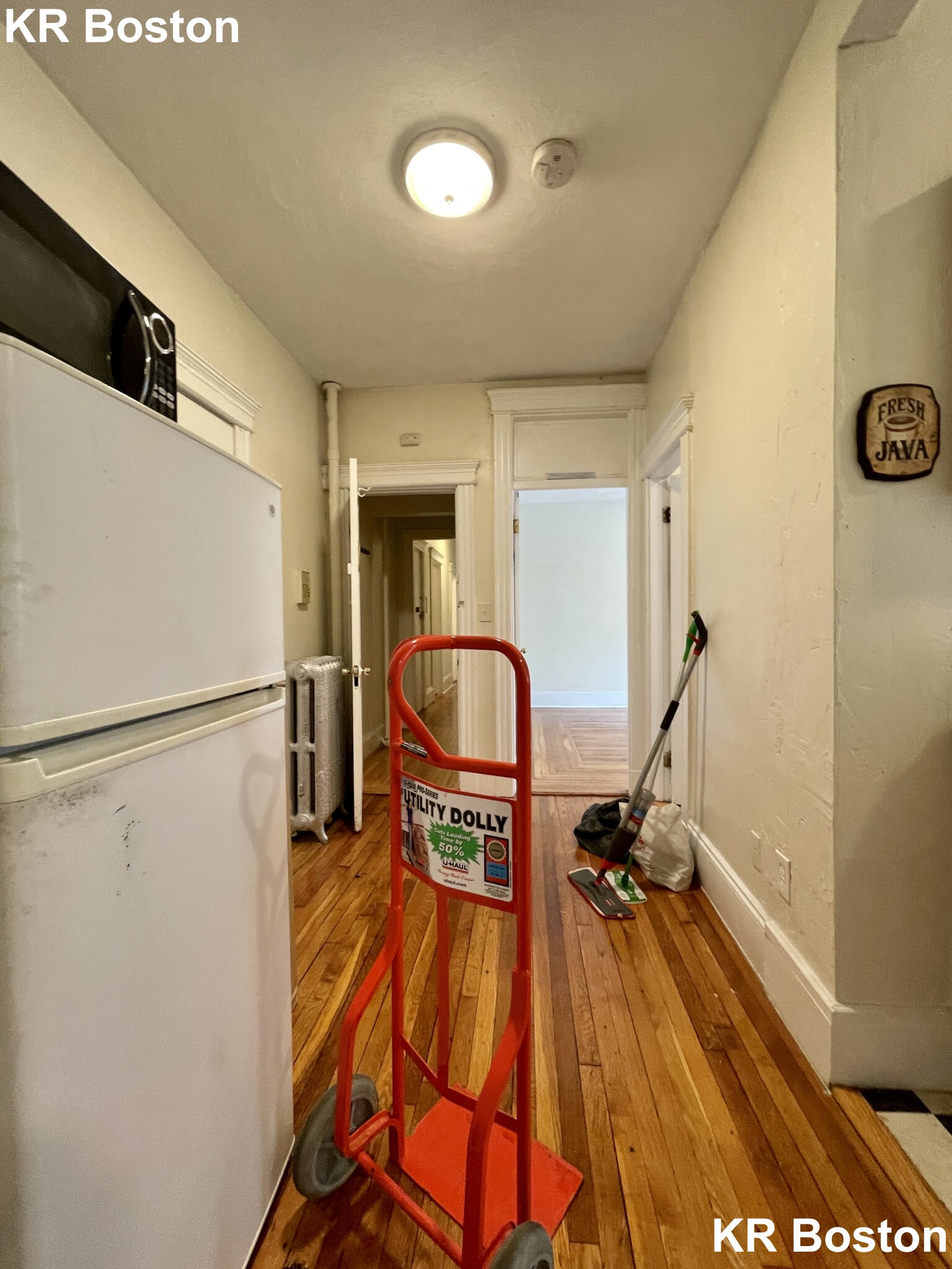 204 Hemenway St, Fenway