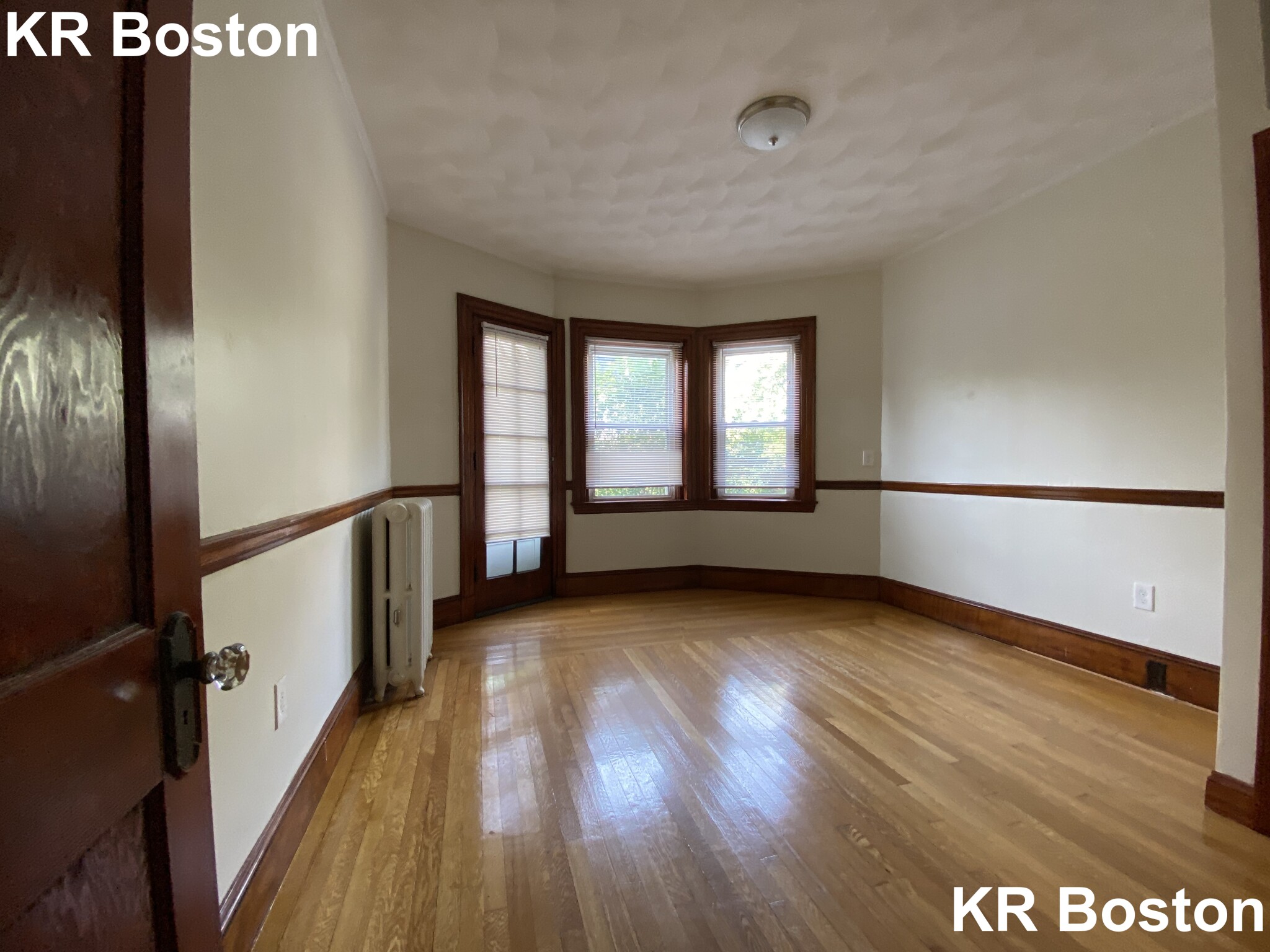 4 bed, 2 bath apartment for rent at 2036 Massachusetts Ave Unit 2, Harvard Square — photo 2 of 16