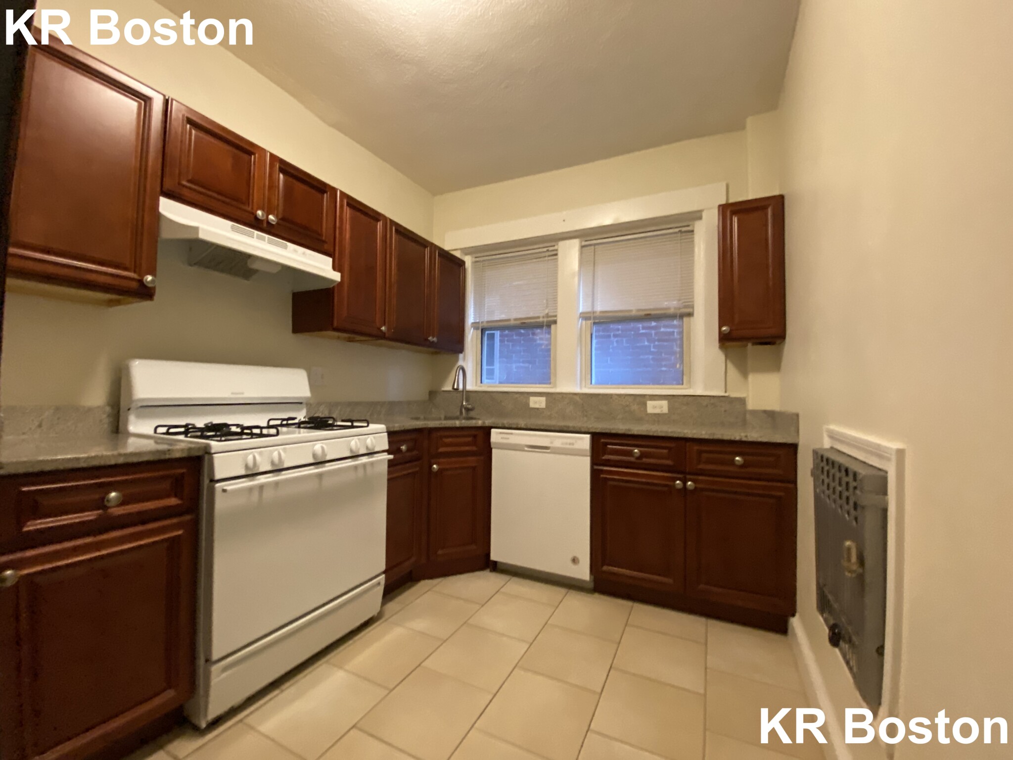 4 bed, 2 bath apartment for rent at 2036 Massachusetts Ave Unit 2, Harvard Square — photo 11 of 16