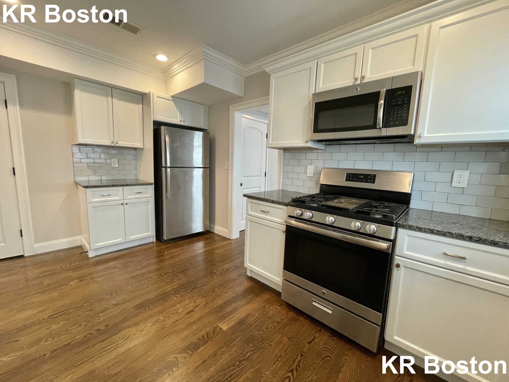2 bed, 1 bath apartment for rent at 24 School St Unit 4, Jamaica Plain — photo 2 of 7