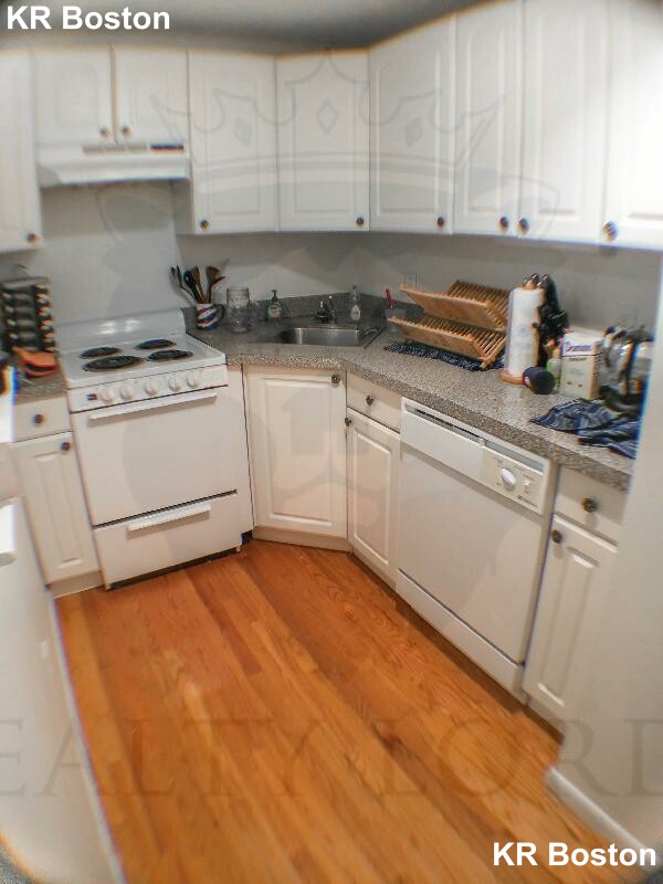 2 bed, 1 bath apartment for rent at 1 Allston St Unit 1, Allston — photo 4 of 6