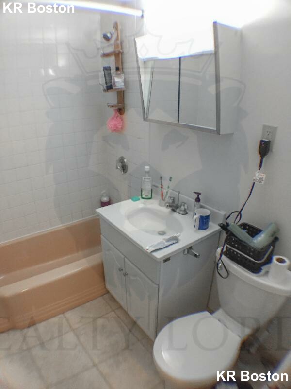 110 Babcock St, Coolidge Corner