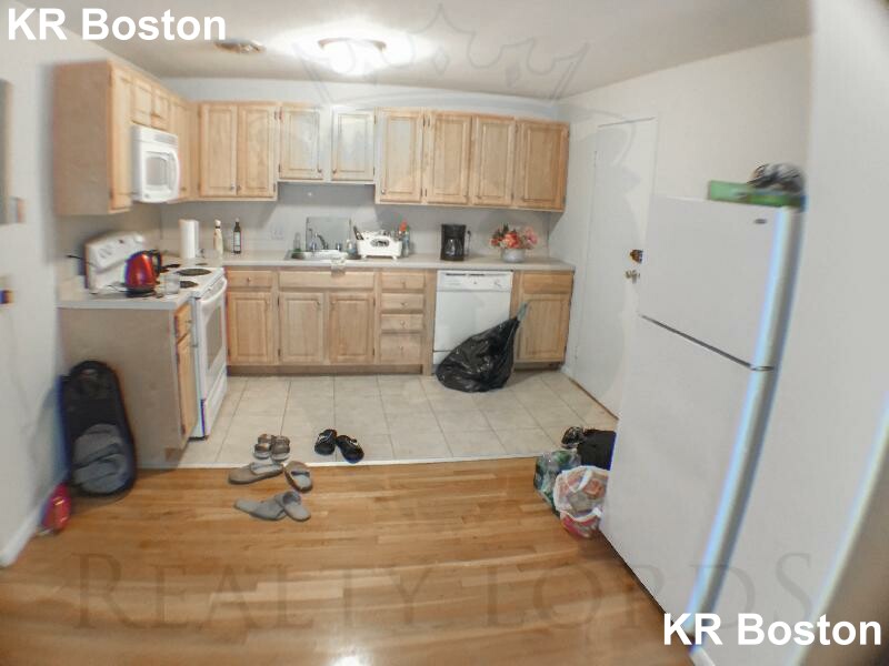 110 Babcock St, Coolidge Corner