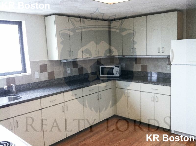 3 bed, 2 bath apartment for rent at 1110 Commonwealth Ave Unit 714, Allston — photo 53 of 53