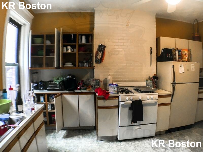 1 bed, 1 bath apartment for rent at 533 Newbury St Unit 1, Fenway — photo 48 of 50