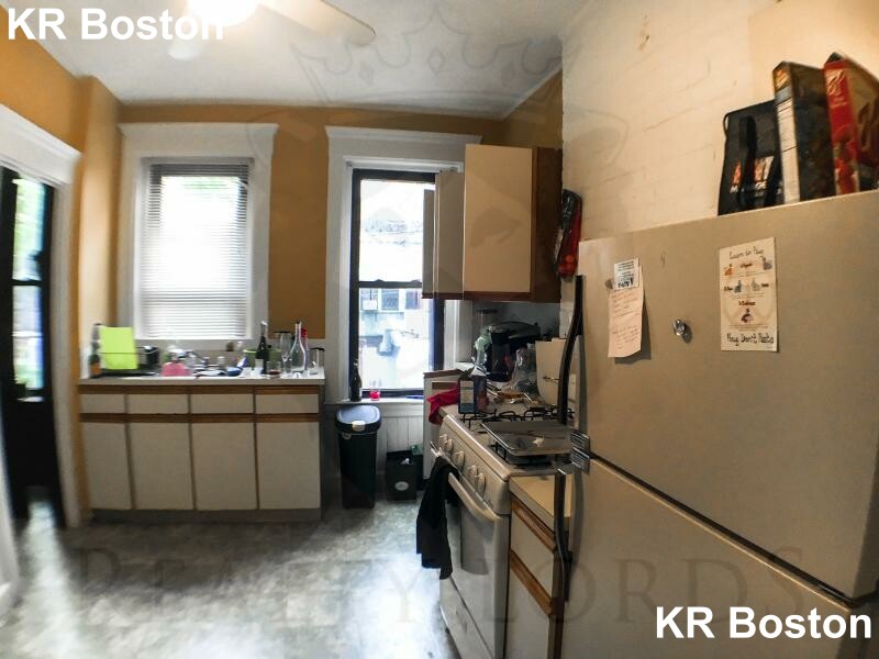1 bed, 1 bath apartment for rent at 533 Newbury St Unit 1, Fenway — photo 43 of 50