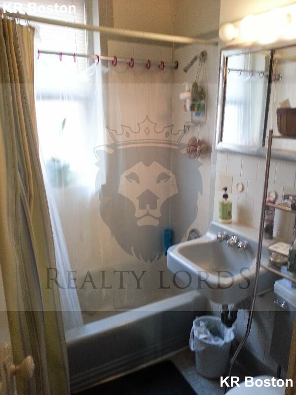 1 bed, 1 bath apartment for rent at 107 Gordon St Unit 4, Brighton — photo 6 of 8