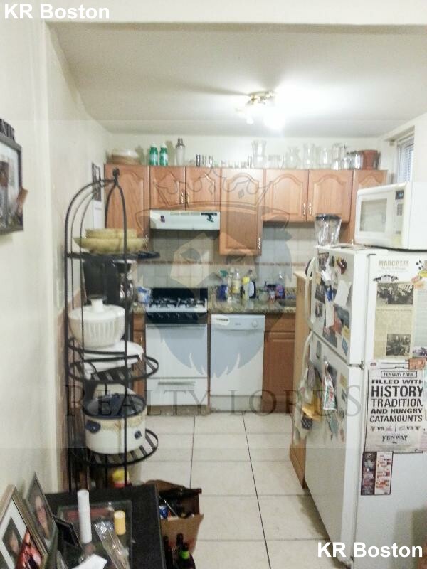 1 bed, 1 bath apartment for rent at 107 Gordon St Unit 4, Brighton
