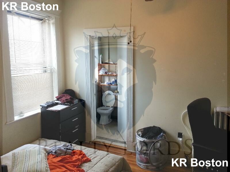 3 bed, 2 bath apartment for rent at 1142 Commonwealth Ave Unit 19, Brighton — photo 3 of 11