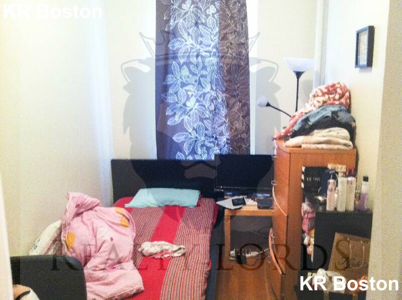 2 bed, 1 bath apartment for rent at 103 Gordon St Unit 1, Brighton — photo 2 of 8