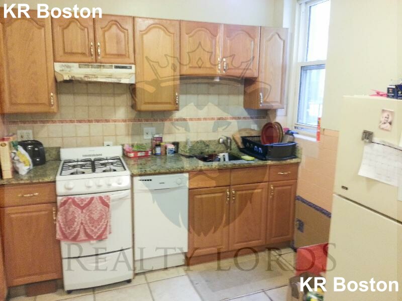 1 bed, 1 bath apartment for rent at 107 Gordon St Unit 9, Brighton — photo 3 of 7