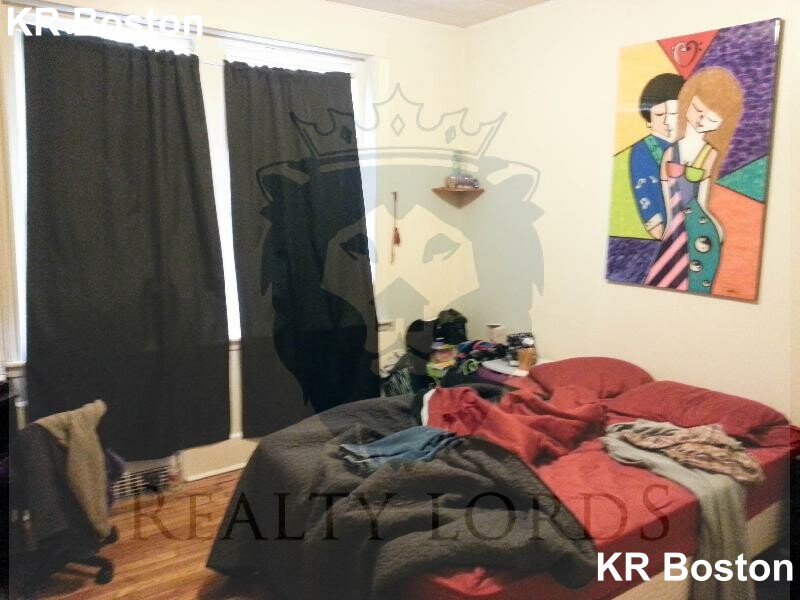 1 bed, 1 bath apartment for rent at 107 Gordon St Unit 9, Brighton