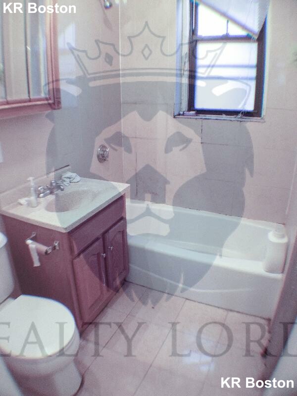 4 bed, 2 bath apartment for rent at 204 Hemenway St Unit 10, Fenway — photo 53 of 60