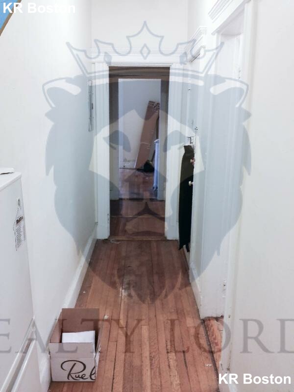 4 bed, 2 bath apartment for rent at 204 Hemenway St Unit 10, Fenway — photo 50 of 60