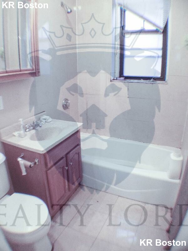 4 bed, 2 bath apartment for rent at 204 Hemenway St Unit 10, Fenway — photo 49 of 60