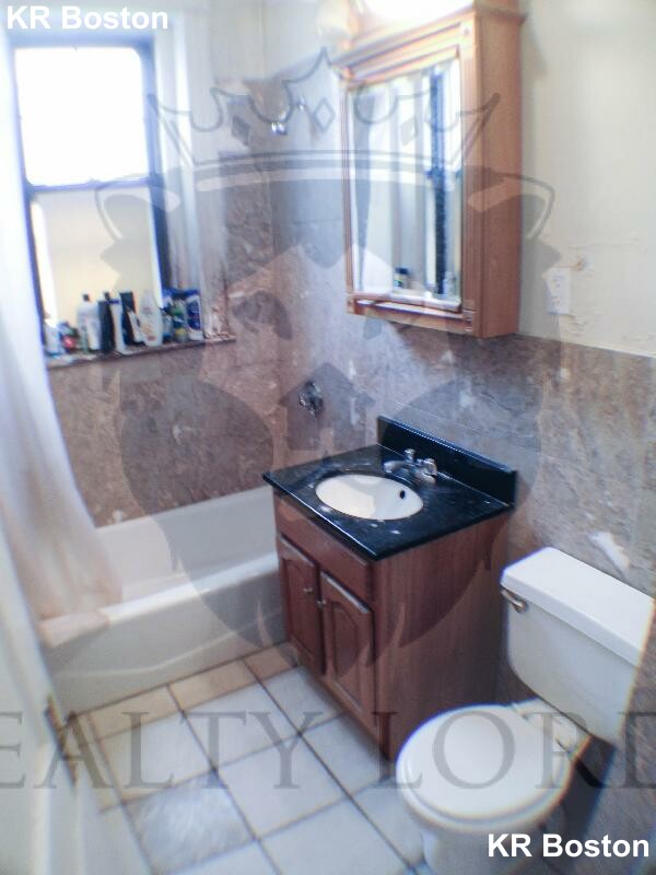 4 bed, 2 bath apartment for rent at 204 Hemenway St Unit 10, Fenway — photo 48 of 60