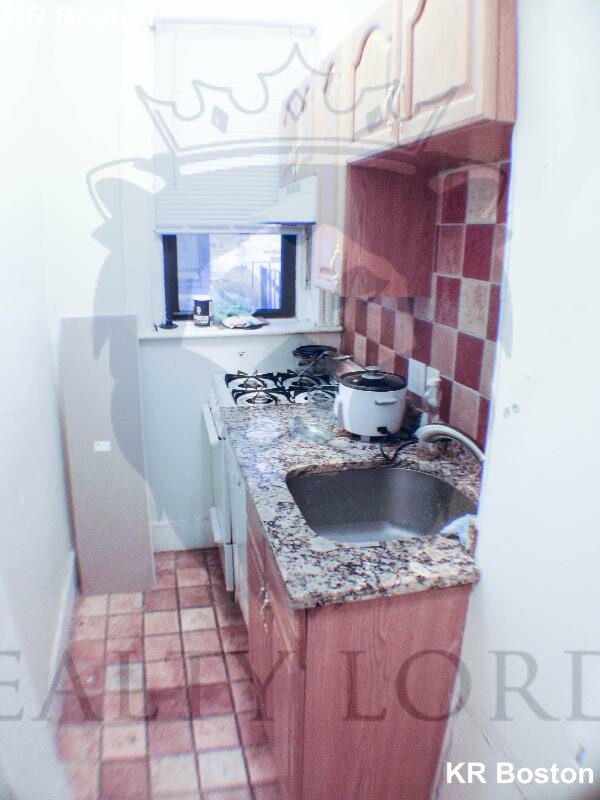 4 bed, 2 bath apartment for rent at 204 Hemenway St Unit 10, Fenway — photo 47 of 60