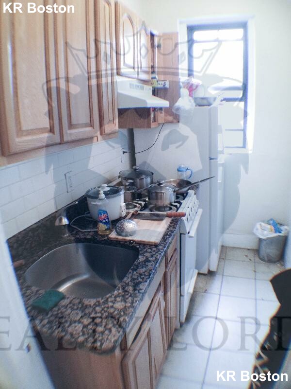 4 bed, 2 bath apartment for rent at 204 Hemenway St Unit 10, Fenway — photo 46 of 60
