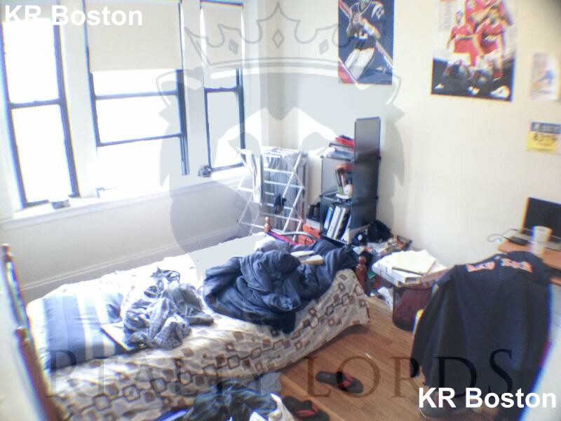 4 bed, 2 bath apartment for rent at 204 Hemenway St Unit 10, Fenway — photo 45 of 60