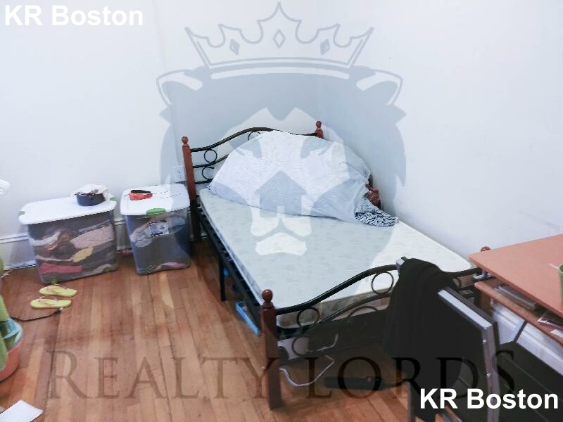 4 bed, 2 bath apartment for rent at 204 Hemenway St Unit 10, Fenway — photo 43 of 60