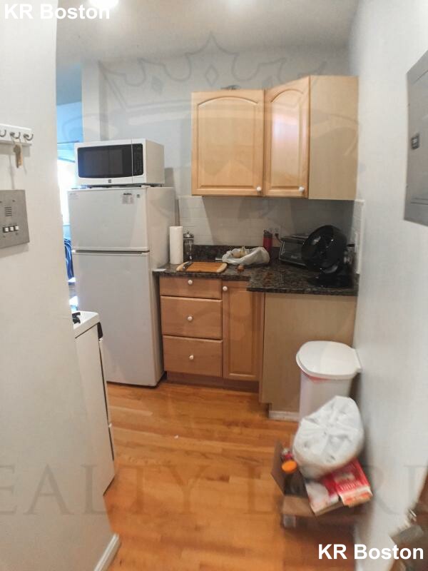 2 bed, 1 bath apartment for rent at 171 Hemenway St Unit 23, Fenway — photo 10 of 12
