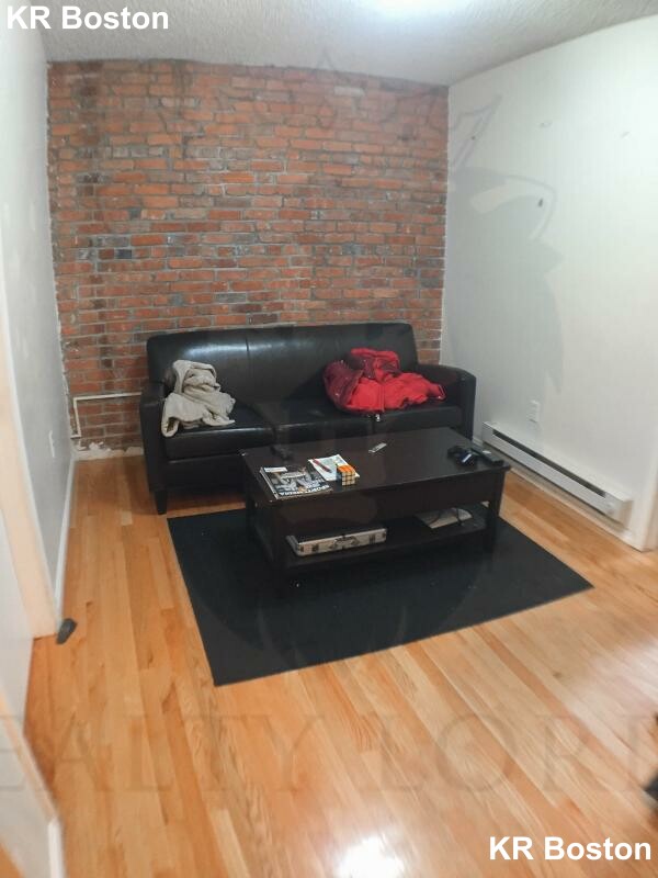 2 bed, 1 bath apartment for rent at 171 Hemenway St Unit 23, Fenway — photo 7 of 12