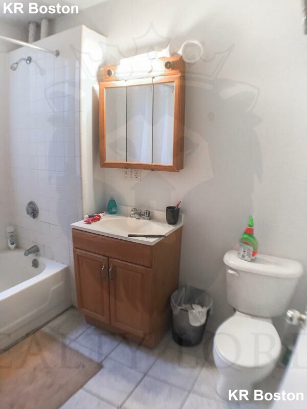 2 bed, 1 bath apartment for rent at 171 Hemenway St Unit 23, Fenway — photo 3 of 12