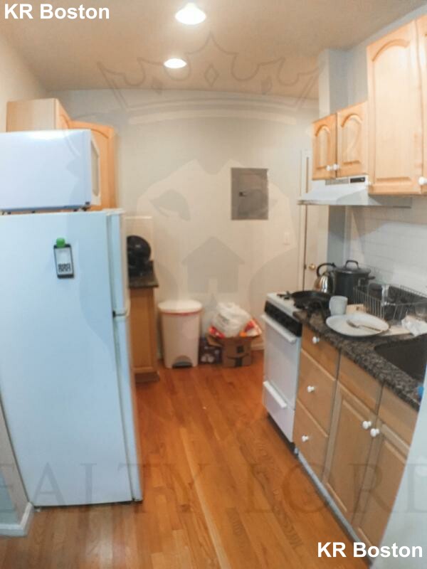 2 bed, 1 bath apartment for rent at 171 Hemenway St Unit 23, Fenway — photo 2 of 12