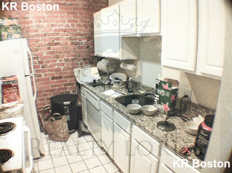 3 bed, 1 bath apartment for rent at 1130 Commonwealth Ave Unit 5, Allston — photo 113 of 120
