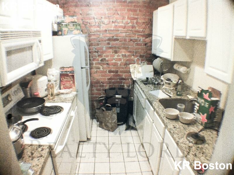 3 bed, 1 bath apartment for rent at 1130 Commonwealth Ave Unit 5, Allston — photo 115 of 120