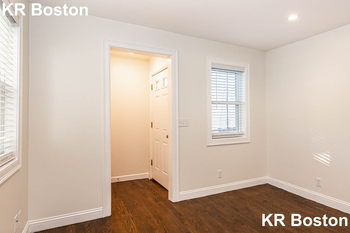 2 bed, 2 bath apartment for rent at 2 Chestnut Pl, Brighton — photo 3 of 19