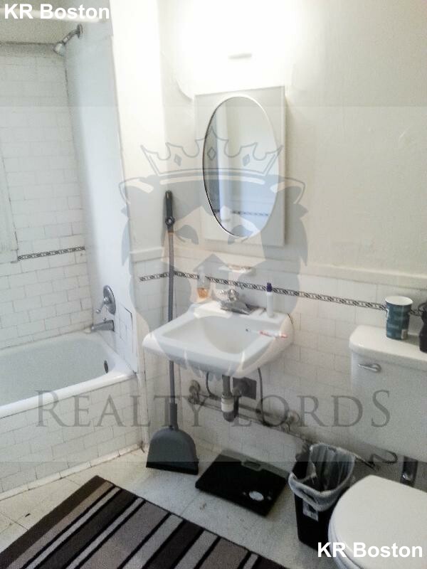 1 bed, 1 bath apartment for rent at 1638 Commonwealth Ave Unit 11, Brighton — photo 26 of 27