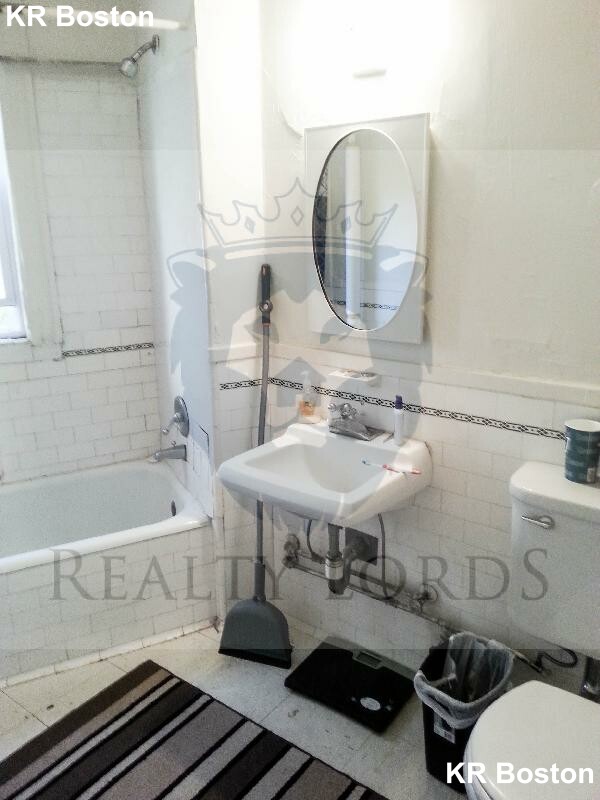 1 bed, 1 bath apartment for rent at 1638 Commonwealth Ave Unit 11, Brighton — photo 19 of 27