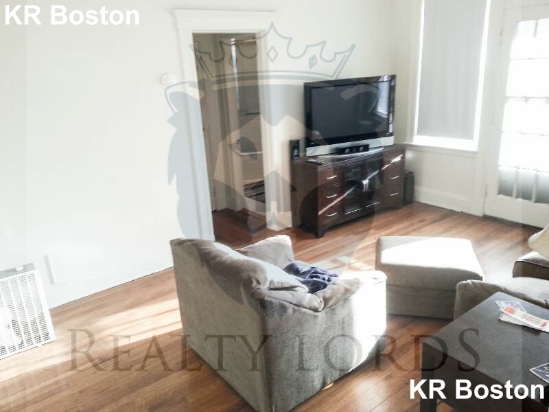 1 bed, 1 bath apartment for rent at 1638 Commonwealth Ave Unit 11, Brighton — photo 15 of 27