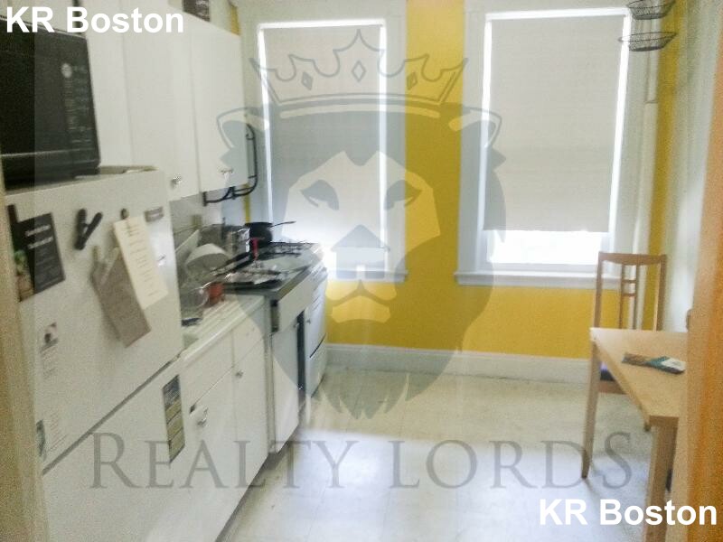 1638 Commonwealth Ave, Brighton