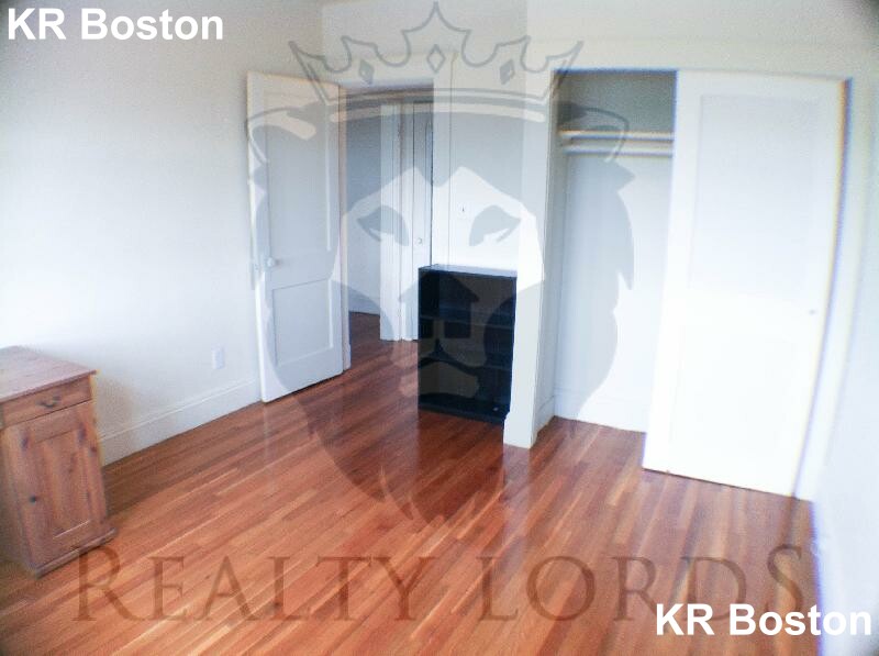 1634 Commonwealth Ave, Brighton