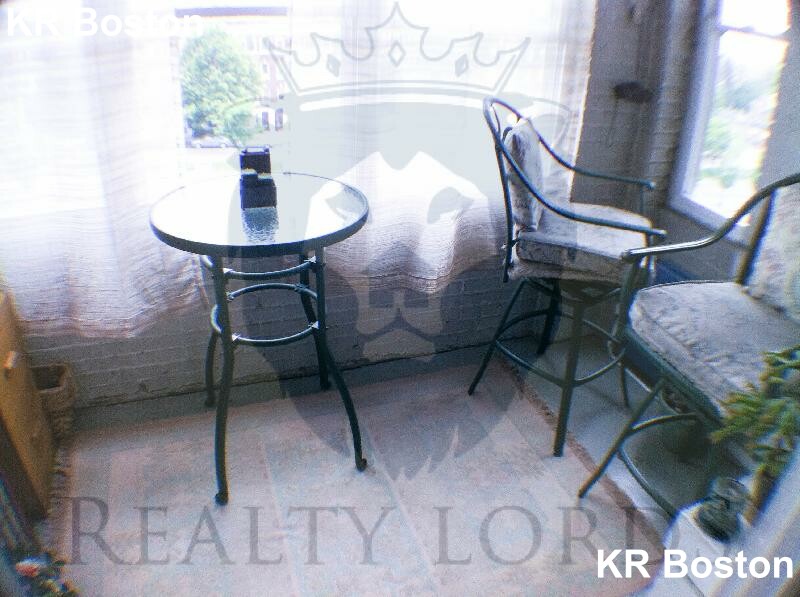 1638 Commonwealth Ave, Brighton