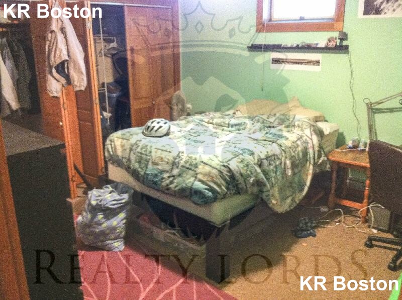 5 bed, 2 bath apartment for rent at 166 Auburn St Unit A, Central Square — photo 4 of 14