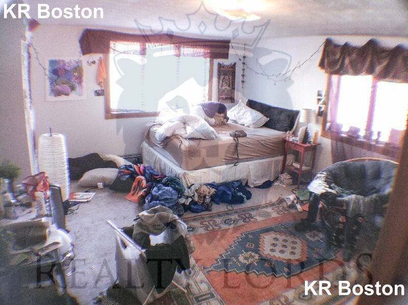 5 bed, 2 bath apartment for rent at 166 Auburn St Unit A, Central Square — photo 3 of 14