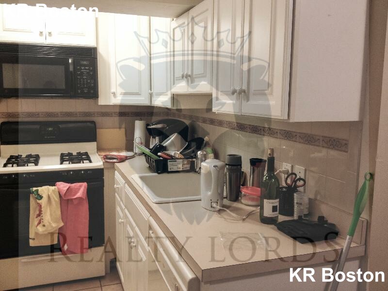 1122 Commonwealth Ave, Allston