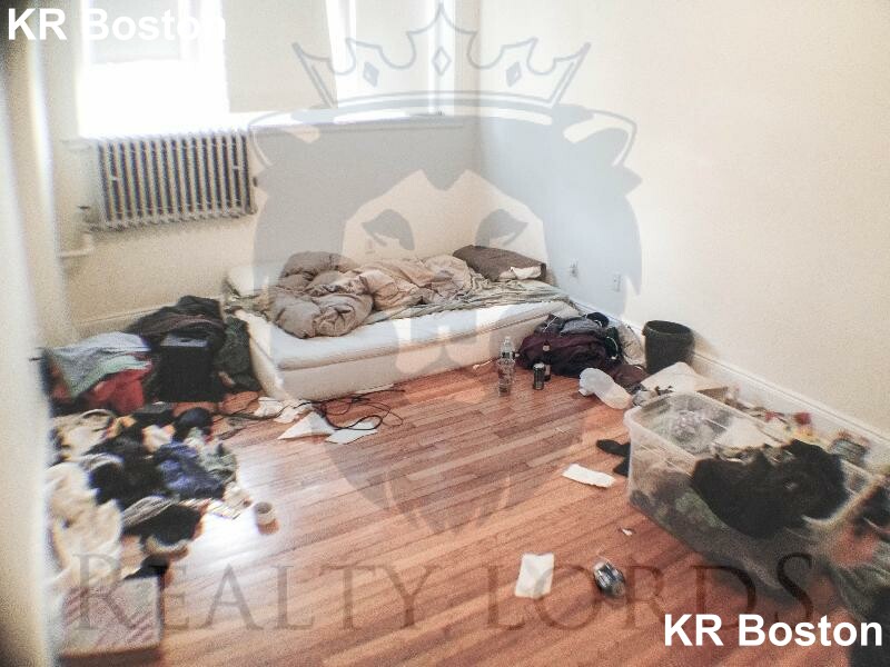 2 bed, 1 bath apartment for rent at 58 Selkirk Rd Unit 3, Brighton — photo 4 of 10