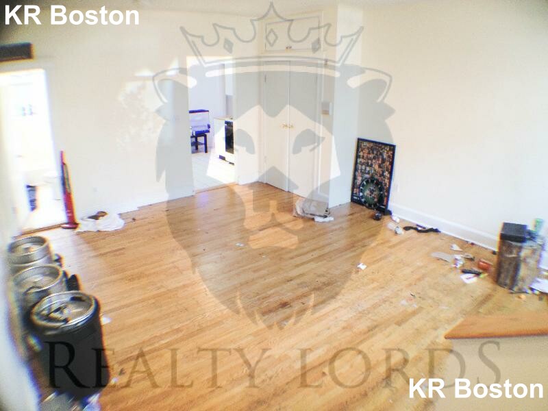 2 bed, 1 bath apartment for rent at 58 Selkirk Rd Unit 3, Brighton — photo 3 of 10