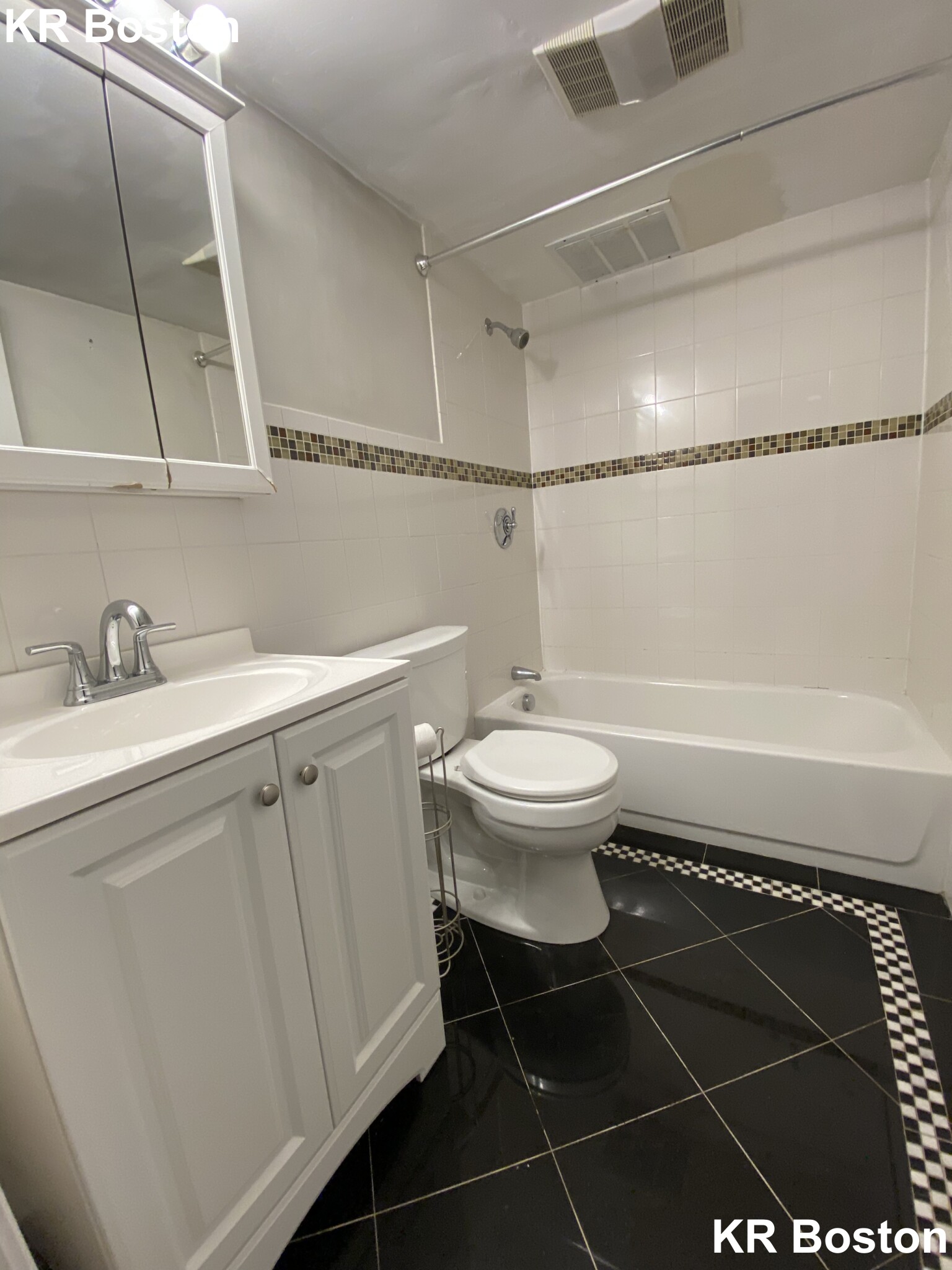 2 bed, 1 bath apartment for rent at 95 Kilsyth Rd Unit Zb, Brighton — photo 12 of 26