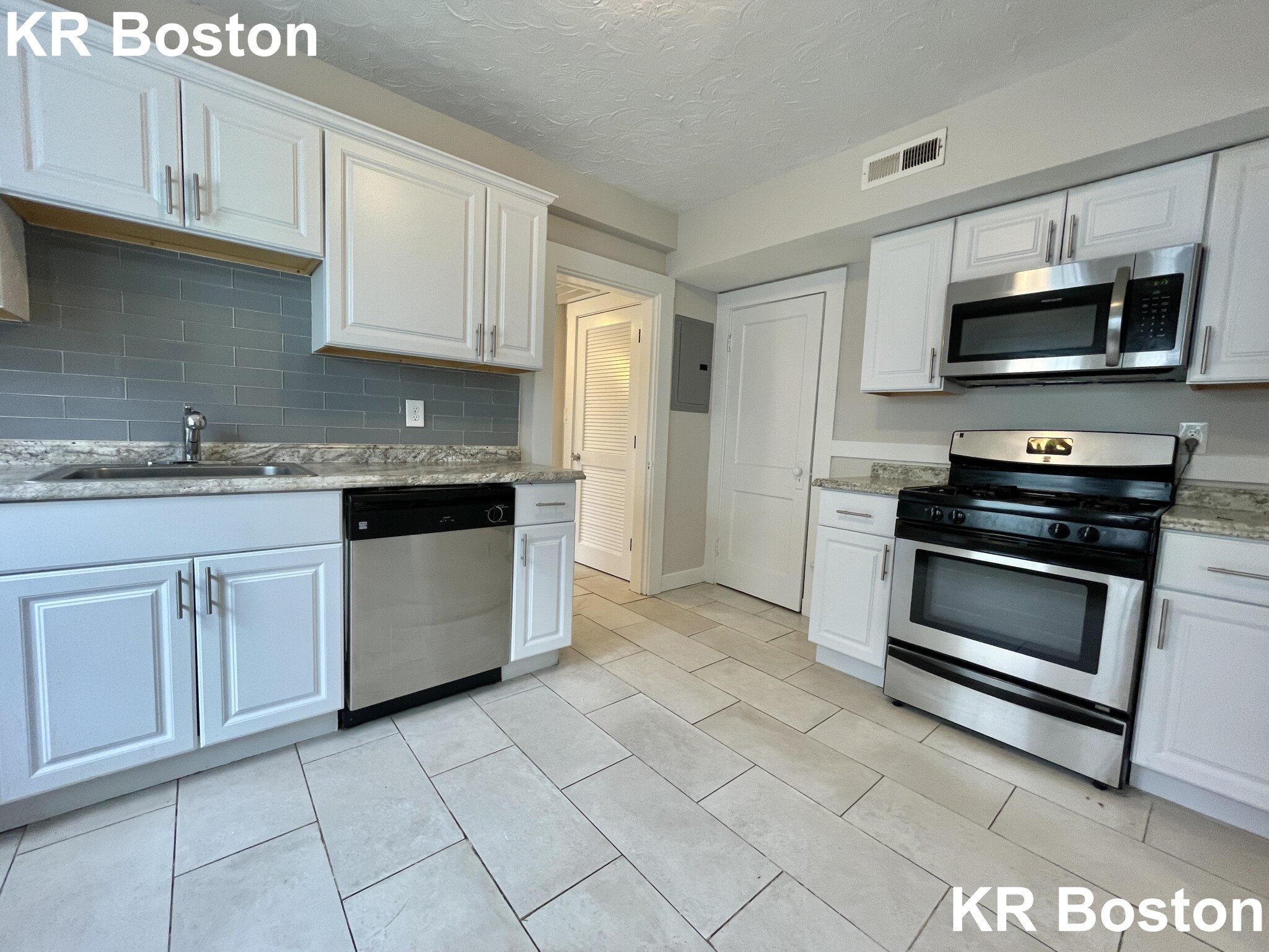 2 bed, 1 bath apartment for rent at 24 School St Unit 2, Jamaica Plain — photo 2 of 8