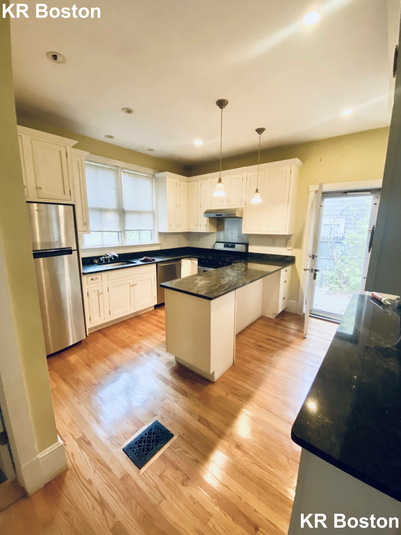 5 bed, 2 bath apartment for rent at 158 Ashmont St Unit 0, Dorchester — photo 2 of 15