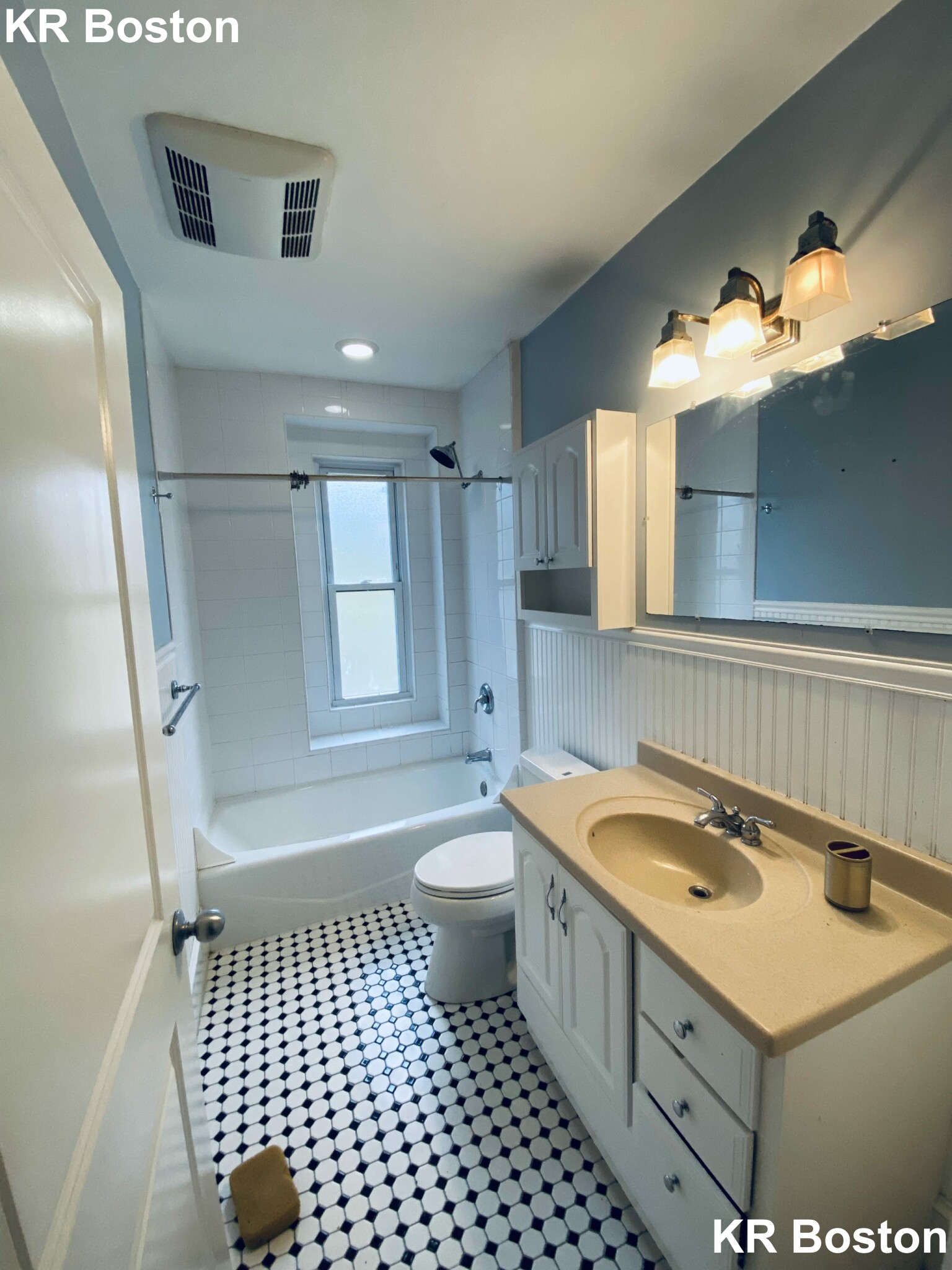 5 bed, 2 bath apartment for rent at 158 Ashmont St Unit 0, Dorchester — photo 8 of 15
