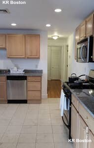 6 bed, 3.5 bath apartment for rent at 29 Brackett St, Brighton — photo 3 of 15