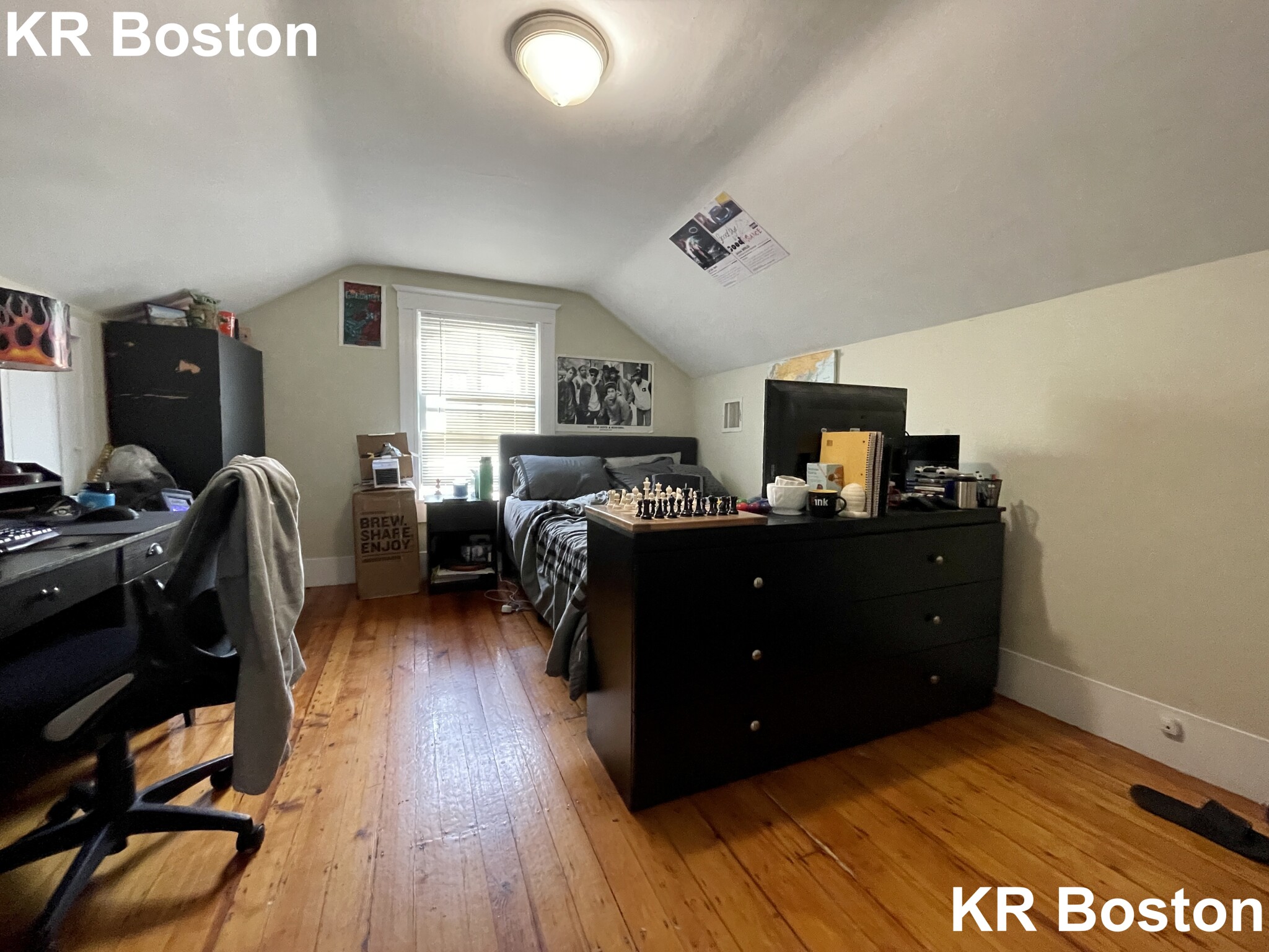 8+ bed, 2.5 bath apartment for rent at 76 Alleghany St Unit 1, Mission Hill — photo 6 of 32