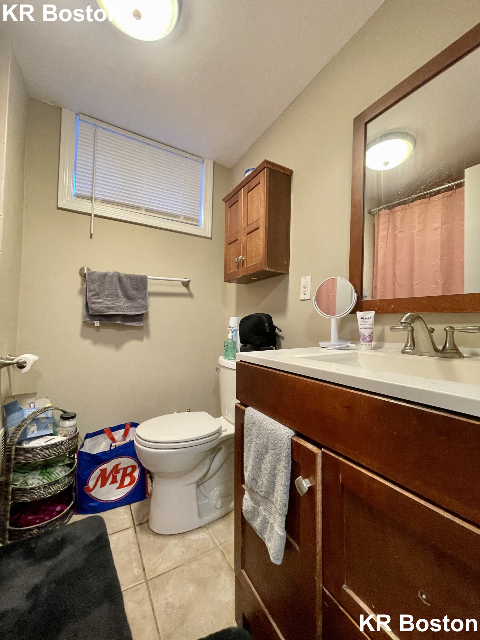 8 Sunset St, Mission Hill