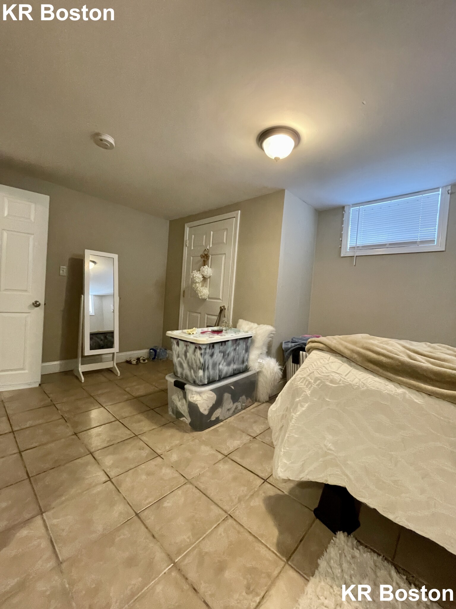 8 Sunset St, Mission Hill